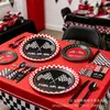 Vasos de papel, platos de papel, servilletas de papel, mantel y cubiertos de plástico desechables a cuadros rojos y blancos para fiesta de carreras, disponibles en stock