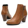 Botas para Mulheres 2025 Novas Botas Femininas Inverno Estilo Europeu e Americano Bico Fino Zíper Lateral Botas Curtas Salto Grosso Feminino Salto Médio Botas para Mulheres