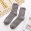 Calcetines Planos Lisos de Coral Fleece para Hombre, Calcetines para Dormir, Calcetines para el Piso de Casa, Calcetines de Tubo Medio para Otoño e Invierno, Calcetines Cálidos de Coral Fleece en Medio Lado