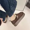 Sapatos Peludos com Solado Grosso Mordiscando Sapatos Femininos Inverno 2026 Novos Mocassins Preguiçosos Slip-on Sapatos de Algodão Botas de Neve Quentes