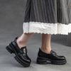 Shanghai Jiejie 2025 Primavera e Verão Novo Retro Estilo Britânico Slip-on Mocassins Casual Plataforma Salto Alto Moda Sapatos Femininos