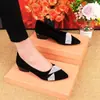 Sapatos de salto único populares com strass para mulheres, novo modelo outono 2026, sapatos de couro fosco com salto médio e bico fino, sapatos elegantes para trabalho e para ir ao trabalho