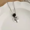 Collar de Acero de Titanio con Letra de Piedra Natural en Forma de Corazón para Mujer, Estilo de Gama Alta de Nicho, Cadena Larga para Suéter, Accesorio Versátil para el Día a Día