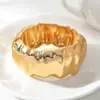 Joyería Popular para Manos Europea y Americana Transfronteriza, Simple y Moderna, Única y Exagerada, Pulsera de Metal Hueca de Borde Ancho con Resorte