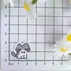 Lindo Parche Acrílico con Líneas Blancas y Negras, Pasador de Gato de Dibujos Animados en Relieve, Broche, Hebilla de Zapato, Accesorios para Joyería DIY