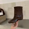 Botas de Couro com Fivela Retro para Aumentar a Altura Botas de Perna Inteira Femininas 2026 Nova Coleção Outono Bico Fino Elegantes Botas Curtas Botas de Cavaleiro de Meia-Perna