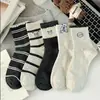 Meias de Urso Cartoon Cinza Novas para Primavera e Outono Meias Femininas de Algodão Meia-panturrilha Estilo Academia Esportiva Meias Longas Femininas Fofas Estilo Japonês