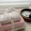 Categoría a Maternidad e Infancia Grado Doble Capa Gasa Juego de Cuatro Piezas Estilo Coreano Floral Fresco Algodón Puro Funda Nórdica Juego de Cama de Tres Piezas 1