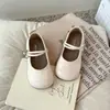 Zapatos Casuales de Cuero para Niñas 2025 Verano Nuevos Simples Versátiles Estilo Coreano Suela Suave Zapatos Bajos para Bebé Antideslizantes Zapatos de Una Sola Pieza