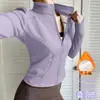 Conjunto de Yoga Moldeador con Cremallera y Cuello Alto Otoño Invierno con Terciopelo Adentro Chaqueta Adelgazante Pantalones Ajustados de Cintura Alta Control de Abdomen Cadera de Durazno para Mujer