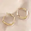 Pendientes de Aro Geométricos de Metal Estilo Retro Francés Hong Kong Transfronterizos Creativos para Mujer Pendientes Exagerados Distintivos Pendientes de Moda de Alta Gama