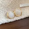 Pendientes de Botón Ovalados de Resina Aguja de Plata Estilo Retro Maillard Pendientes Exquisitos Lujo Ligero de Alta Gama Accesorios Versátiles para Pendientes Venta al por Mayor