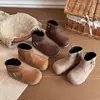 Nova coleção Outono/Inverno 2026: botas de cano baixo para meninas, botas leves com forro interno para bebês, novos estilos de inverno e botas de couro estilo Birkenstock para crianças pequenas