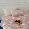 Conjunto de Roupa de Cama de Lã de Leite com Bolinhas Estilo Coreano Conjunto de Quatro Peças Outono e Inverno Espessado Quente Fronha de Edredom de Lã Dupla Face Conjunto de Três Peças de Lençol