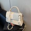 Bolsa pequena de crowdsourcing de alta qualidade para mulheres 2024, nova bolsa crossbody para outono e inverno, bolsa feminina pequena quadrada portátil com costura de cores contrastantes