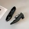 Sapatos Vermelhos de Salto Bloco Estilo Francês para Mulheres Primavera 2026, Novos Sapatos de Couro Versáteis e Elegantes com Bico Quadrado, Sapatos Mary Jane Chunky Retro