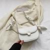 Bolsa pequena semicircular moda feminina ins Bolsa de sela estilo ocidental 2023 nova bolsa de mensageiro de fita fresca para todos os jogos
