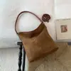 Bolso Retro Casual de Gamuza Mate 2025 Nuevo Bolso Cruzado de Gran Capacidad para Viajeros Bolso de Hombro Tipo Cubo para Mujer