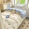 Conjunto de três peças para dormitório universitário, algodão puro, novo conjunto de cama com tema de desenho animado 2025, lençol de cima, capa de edredom, lençol com elástico