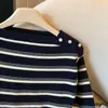 Suéter de Punto a Rayas de Hombros Descubiertos Estilo Perezoso Adelgazante para Mujer Otoño/Invierno 2025 Diseño Versátil Top Chic