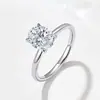 Anillo de Plata de Ley S925 con Moissanita de 2 Quilates Color D Ovalado Huevo de Paloma de Cuatro Garras Anillo de Boda Simple Versátil Europeo y Americano