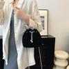 Bolso de Mujer de Comercio Exterior 2026 Nuevo Modelo Simple Casual Bolso Cubo con Cadena de Moda de Alta Calidad Bolso de Hombro Cruzado de Nicho