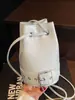 2025 Nueva Moda Coreana Cuero de Cera de Aceite Simple Personalidad Bolso Cubo Moderno Versátil para Viajes Diarios Color Sólido Bolso Cruzado para Mujeres