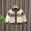 Suéter Infantil com Tricô Jacquard de Diamantes Vintage, Cardigã de Tricô Trançado em Cor Contrastante, Blusa de Tricô Versátil com Gola Redonda