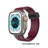 Adecuado para Apple Apple Watch Reloj de silicona con hebilla plegable magnética Correa de color sólido S10/Ultra