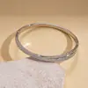 Pulseira de Ouro Real 18K Galvanizado com Zircônia Europeia e Americana, Fivela Redonda em Forma de Cruz, Versátil para Cruzamento de Fronteiras, Elegante, Joia de Mão de Alta Qualidade para Mulheres