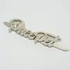 Etiquetas de Roupa Personalizadas de Fábrica, Tags de Metal para Costurar em Vestuário, Tags Decorativas com Alfinetes, Marcas Registradas de Letras, Etiquetas Costuradas à Mão