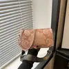 Bolsa Transversal Feminina Estilo Étnico Flor Embossada 2026 Grande Capacidade Estilosa Fashionável Retrô com Alça Larga de Ombro Única