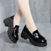Mocasines de suela gruesa para mujer 2026 nuevo estilo otoño zapatos de mujer con tacones gruesos, cuero brillante, suelas suaves, zapatos de vestir estilo británico para mujer