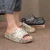 Pantuflas para hombre y mujer para usar verano 2022 nueva moda antideslizantes resistentes al desgaste zapatillas de casa graffiti EVA