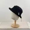 Nuevo Sombrero de Pescador de Punto Hueco Retro para Mujer Elegante para Adelgazar la Cara Decoración de Perlas Versátil de Moda Temperamento Sombrero de Cubo
