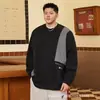 Ropa de moda para hombre de talla grande para otoño e invierno, sudadera con cuello redondo y bloques de color, corte holgado con forro polar, top tipo jersey casual extragrande