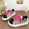 Zapatos de Plataforma Estilo Coreano Estilo Ins Diseño de Bloques de Color Suela Gruesa Estampado de Leopardo Zapatos de Tabla Otoño 2026 Nueva Moda Versátiles Cómodos Zapatos Casuales