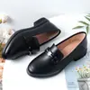 Sapatos Femininos Bai Zhenhe Estilo Novo Primavera e Outono para Mães, Sapatos Femininos de Couro, Sapatos Slip-On de Salto Médio Baixo, Couro Macio, Solado Macio