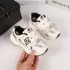 Zapatillas Deportivas para Correr para Niños 2026 Primavera/Otoño Malla Transpirable Zapatillas Deportivas Suela Suave Ligera Antideslizantes Resistentes al Desgaste Niños Medianos y Grandes Zapatos de Papá