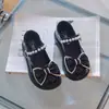 Sapatos Pequenos de Couro para Meninas 2023 Primavera e Outono Novos Sapatos Infantis de Solado Macio Moda Primavera para Meninas Estilo Britânico Fashion Mary Janes de Princesa