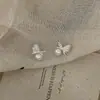 Estilo de Nicho, High-End, Brincos Doces e Cool, Pequenos, Simples, Modernos, Versáteis, Requintados, Luxo Leve, Brincos de Pérola Borboleta