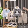 Traje Casual de Manga Larga para Niños Primavera y Otoño 2025 Estilo Coreano Nuevo Lindo Chaleco de Cachorro Bebé Conjunto de Tres Piezas de Manga Larga