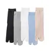 Calcetines Divertidos Finos Minimalistas Estilo Japonés Rayas Verticales Punta Dividida Calcetines Básicos de Color Sólido de Moda para Dos Dedos Calcetines de Media Pantorrilla para Mujer