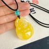 Collar Colgante Optimizado de Cera de Abeja Buda Maitreya Colgante con Boca Sonriente y Barriga Grande Pieza Tallada de Buda Colgante Amarillo Miel Viejo