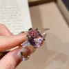Diseño de Alta Gama y Uso Rudo, Traje Real Azul Realista, Colgante de Diamantes Completos de Lujo, Anillo Abierto, Aretes de Diamantes Rosas con Piedras Preciosas de Colores
