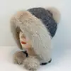 Nuevo Sombrero de Invierno Dulce y Lindo con Pompón de Felpa, Protección Cálida para Orejas, Versión Coreana para Circunferencia de Cabeza Grande, Hace que la Cara se Vea Más Pequeña, Hilo de Punto Engrosado