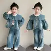 Conjunto Jeans de Primavera para Meninas Jaqueta Infantil Nova Moda Estilosa 2026 Conjunto de Duas Peças Primavera e Outono para Bebês