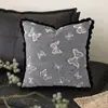 Nuevos cojines decorativos estilo 2026 para sala de estar, con un diseño retro de mariposa con patrón oscuro, en una paleta de colores Maillard, venta al por mayor de fundas de almohada estilo vintage