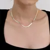 Collar de hueso de serpiente plano de oro de 18 quilates collar de oro rosa cadena lisa simple ins cadena de clavícula avanzada de acero de titanio sin decoloración para mujeres