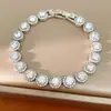 Pulsera con Cierre Redondo Chapada en Oro Real de 18K Incrustada con Circonitas, Pulsera de Lujo Ligero de Nicho de Gama Alta, Joyería de Mano Exquisita y de Moda